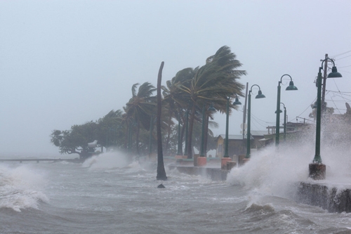 Siêu bão Irma đổ bộ các hòn đảo phía bắc Caribe, ngày 6/9. (Ảnh: Reuters)