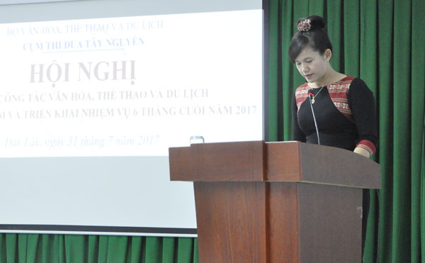 Giám đốc Sở VHTT&DL Đắk Lắk H'Lim Niê phát biểu khai mạc hội nghi