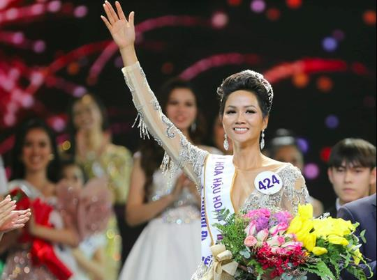 Giây phút H’Hen Niê đăng quang Hoa hậu Hoàn vũ Việt Nam