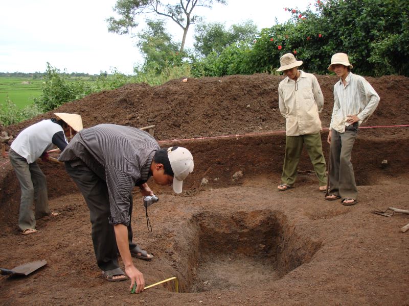 Khai quật di tích tại Buôn M'Râu, xã Hòa Tiến, Krông Pắc