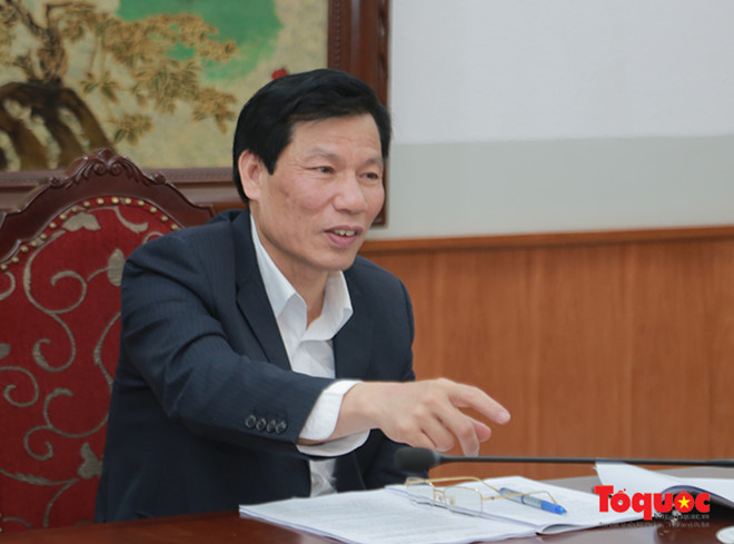 Bộ trưởng Nguyễn Ngọc Thiện phát biểu chỉ đạo tại cuộc họp.