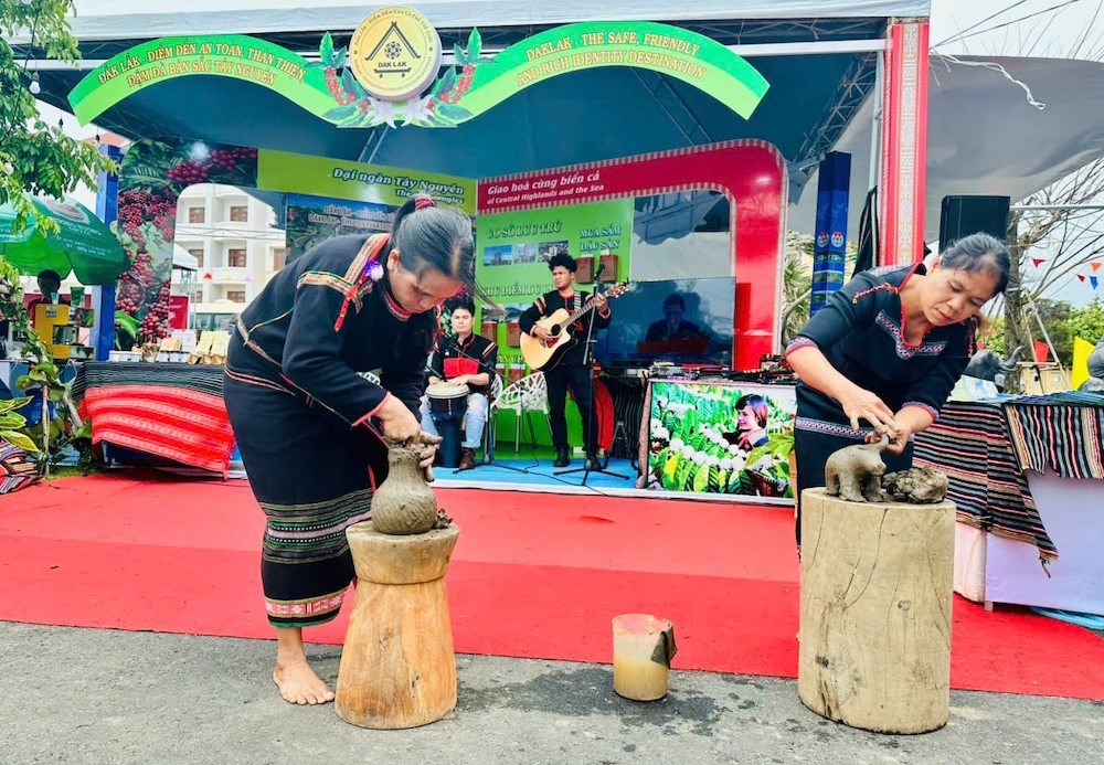 Làm sao để kết nối văn hoá bản địa giữa hai vùng đất là câu hỏi lớn của ngành văn hoá Đắk Lắk sau sáp nhập