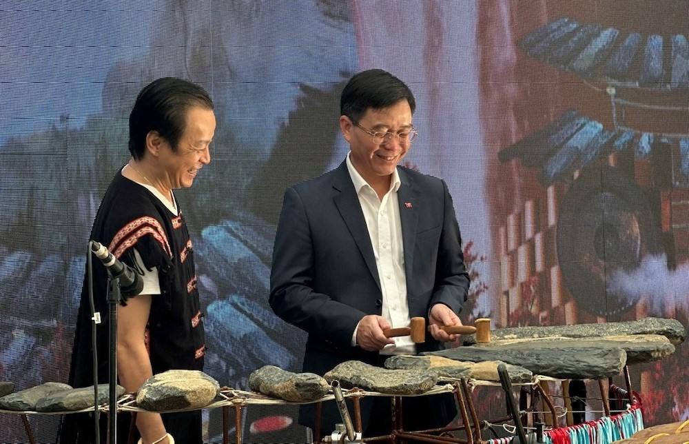Trải nghiệm văn hoá Tây Nguyên qua tiếng đàn đá truyền thống