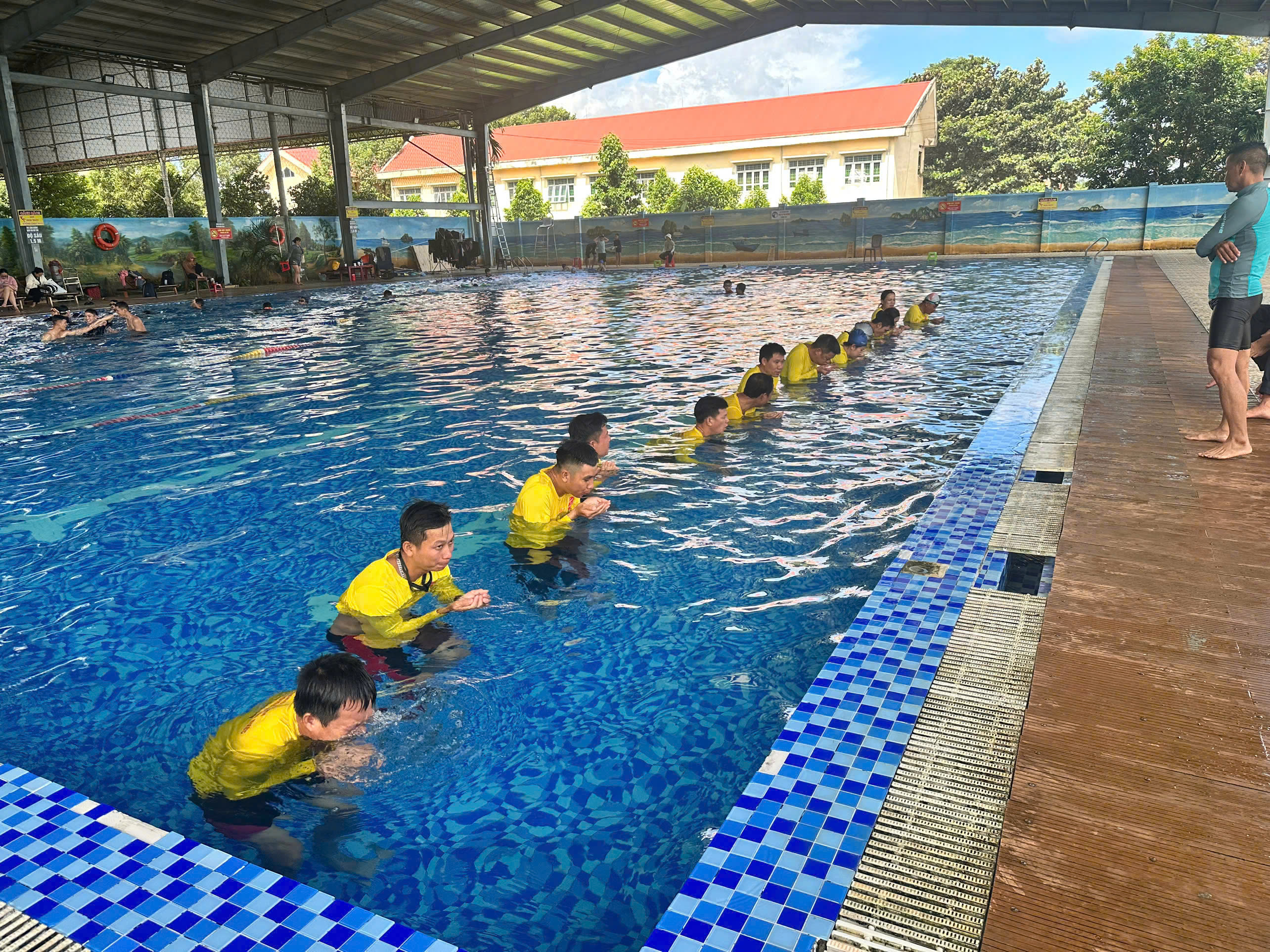 Giáo viên tham gia buổi tập huấn thực hành