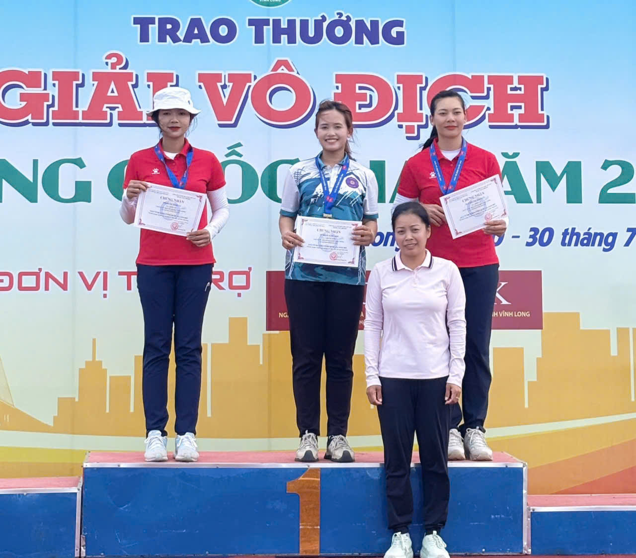 Vận động viên Đắk Lắk nhận huy chương tại Giải vô địch Bắn cung quốc gia năm 2025 