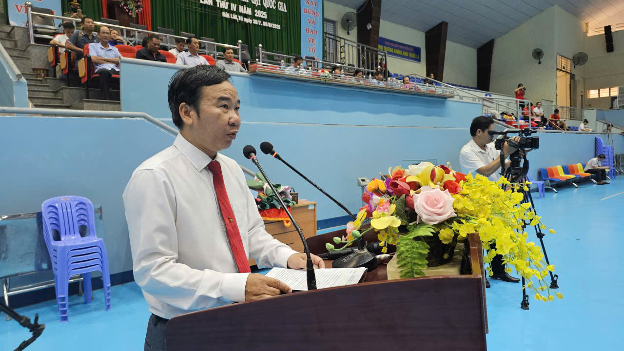 Ông Lê Hoàng Phú – Phó Giám đốc Sở Văn hóa, Thể thao và Du lịch phát biểu khai mạc