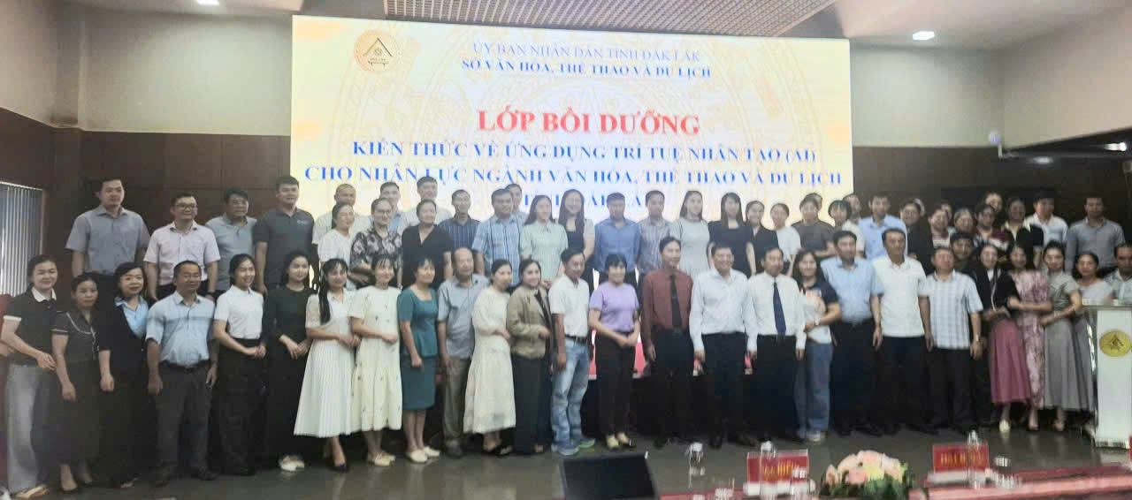KHAI GIẢNG LỚP BỒI DƯỠNG KIẾN THỨC VỀ TRÍ TUỆ NHÂN TẠO (AI) CHO CÁN BỘ NGÀNH VĂN HÓA, THỂ THAO VÀ DU LỊCH
