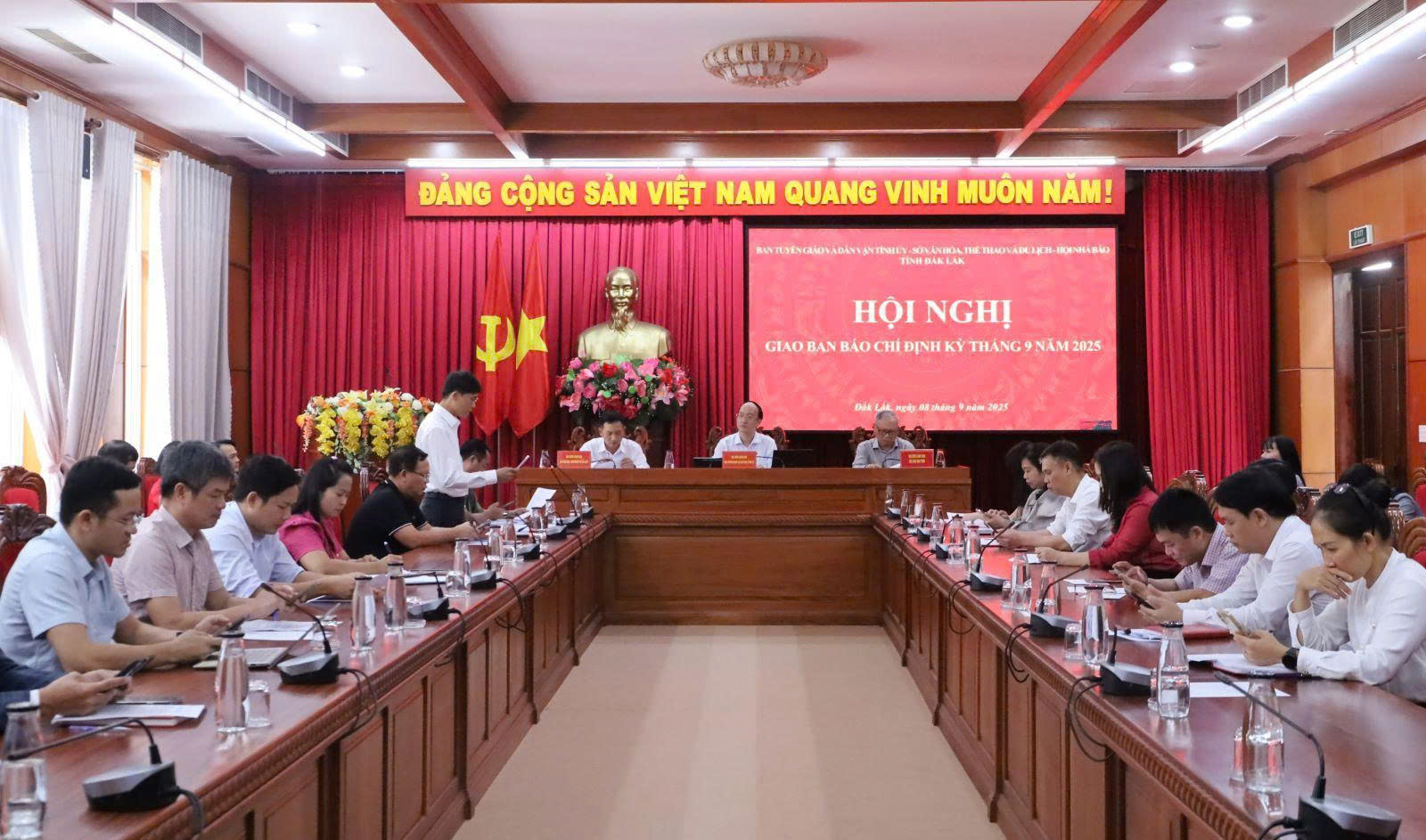 Các đại biểu tham dự Hội nghị