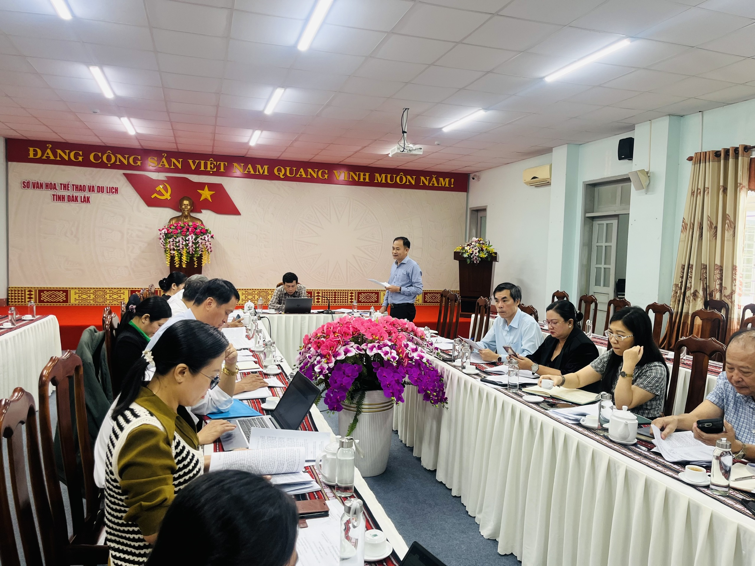 Đ/c Lê Phúc Long - UVBTV Đảng ủy, Phó Giám đốc Sở báo cáo tại Hội nghị