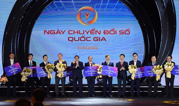 Thủ tướng: "Chuyển đổi số phát huy sức mạnh dân tộc và sức mạnh thời đại"