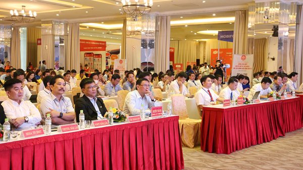 Hưởng ứng Ngày Chuyển đổi số 10/10: Đắk Lắk hướng tới công dân số