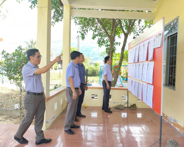 Kiểm tra công tác chuẩn bị bầu cử tại Đơn vị bầu cử số 14