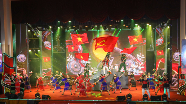 Chương trình nghệ thuật với chủ đề “Buôn Ma Thuột – Khúc tráng ca tự hào” nhân kỷ niệm 51 năm chiến thắng Buôn Ma Thuột 