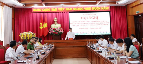 Tập trung tháo gỡ điểm nghẽn về hạ tầng và nhân lực lĩnh vực chuyển đổi số, khoa học, công nghệ 