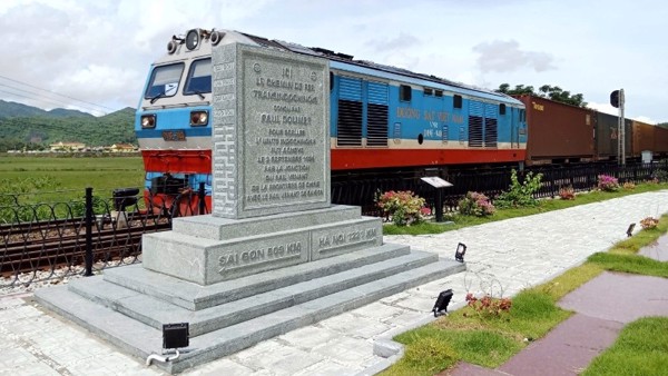 Di tích “Bia ghi dấu Mối nối ray cuối cùng đường sắt xuyên Đông Dương tại Km 1221” được đề nghị xếp hạng di tích cấp tỉnh