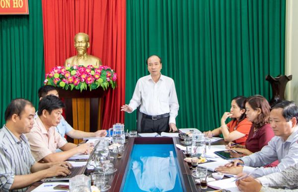 Kiểm tra công tác chuẩn bị bầu cử tại thị xã Buôn Hồ