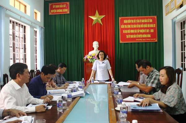 Kiểm tra công tác chuẩn bị bầu cử tại huyện Krông Bông