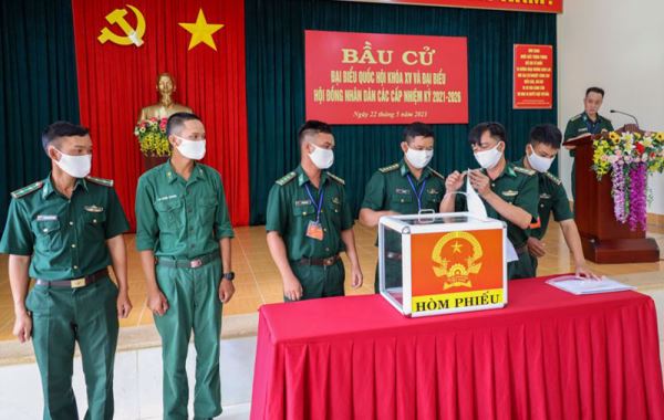 Tiểu đoàn Huấn luyện - Cơ động tổ chức bầu cử sớm