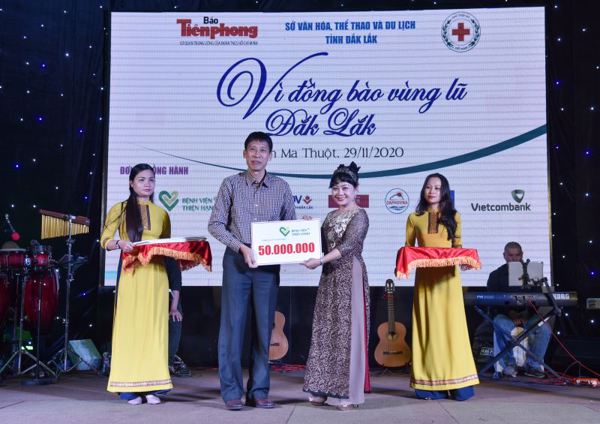 Đêm nhạc “Vì đồng bào vùng lũ Đắk Lắk”